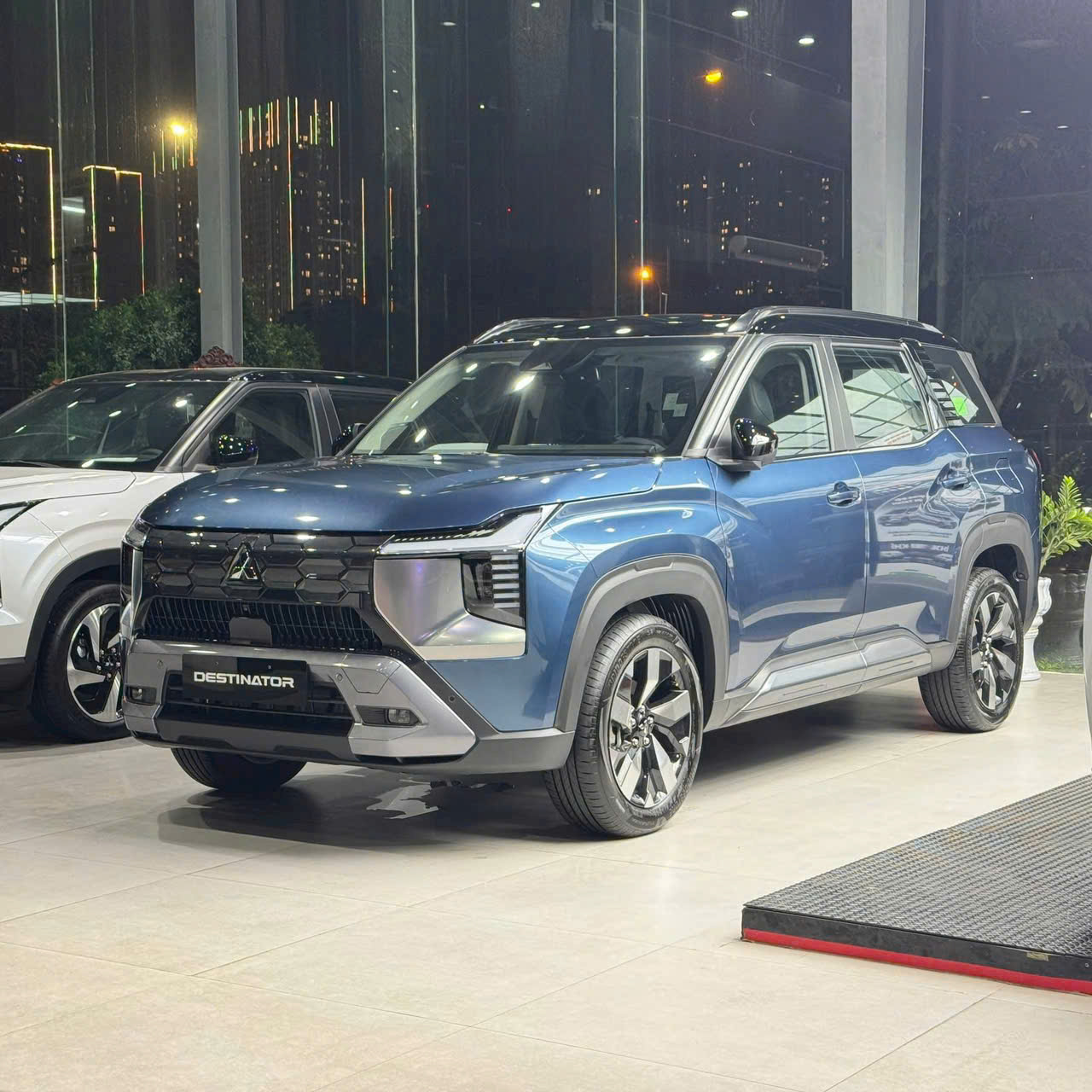 Mitsubishi Destinator